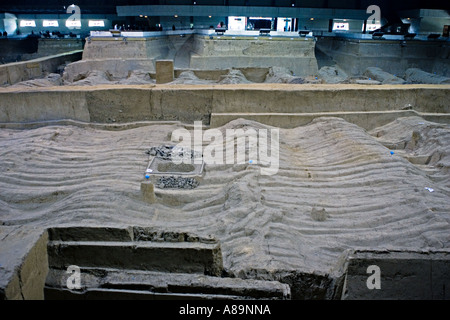 Cina Xi'an scavi nella buca numero due dell'Esercito dei Guerrieri di Terracotta Foto Stock