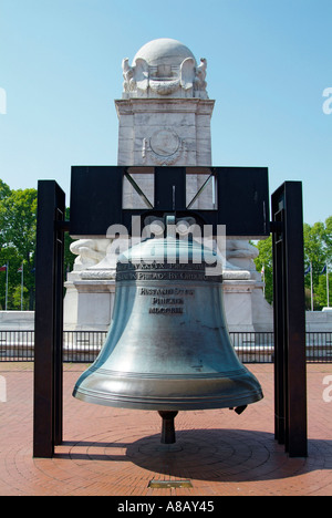 La campana della libertà di fronte al Campidoglio US building Foto Stock