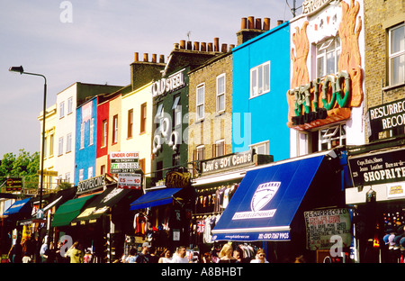 Negozio coloratissimo fronti di Camden town london Foto Stock