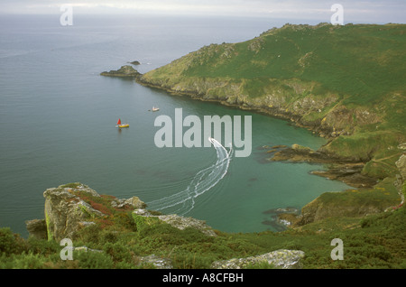 Starehole baia guardando verso Mew Stone e la testa del bullone, da sharp Tor vicino a Salcombe, South Devon. Foto Stock