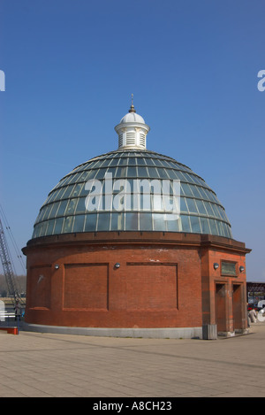 South Bank ingresso al Greenwich foot tunnel sotto il fiume Tamigi London REGNO UNITO Foto Stock