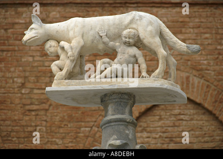 Statua di Romolo e Remo, Siena, Toscana Foto Stock