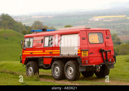 Un veicolo di soccorso da HEREFORD E WORCESTER VIGILI DEL FUOCO SU UN ESERCIZIO DI FORMAZIONE SULLA COLLINA BREDON WORCESTERSHIRE REGNO UNITO Maggio 2005 Foto Stock