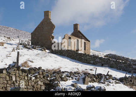 Rudere in pietra di brughiera tradizionale fattoria di campagna croft, Gairn Road, Ballater, Aberdeenshire Scozia Regno Unito Foto Stock