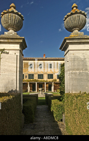 La Villa e i giardini di La Foce toscana italia resa famosa dai libri di Iris Origo Foto Stock