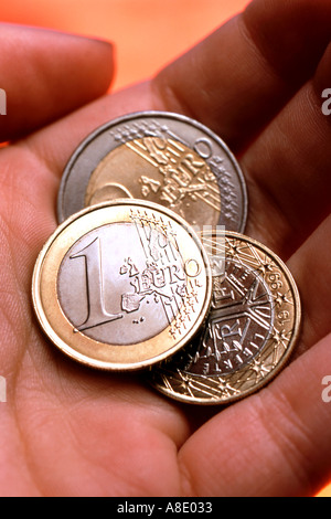 Euro in mano Foto Stock