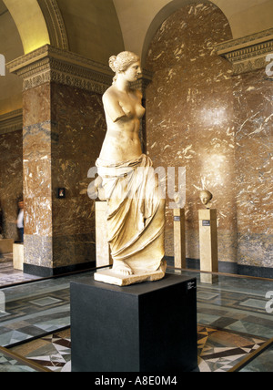 Statua di Venere di Milo nel museo del Louvre a Parigi Francia Foto Stock