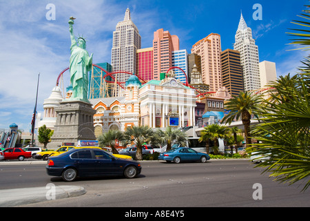 [Bandiera a mezz' asta a causa della morte del papa Jean Paul II'] "New York New York " punto di riferimento in 'Las Vegas' (immagine Rare) Foto Stock