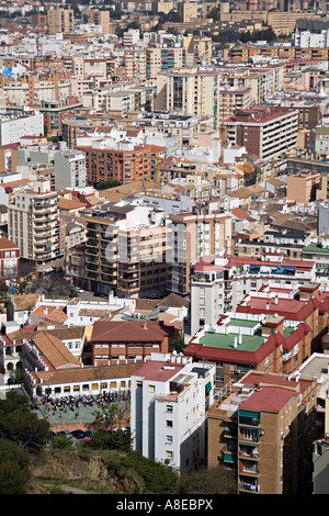 Vista su moderni edifici extraurbani la città di Malaga Andalusia Spagna Foto Stock