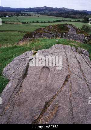 Dh DUNADD Footprint di Argyll sperone roccioso fort dark age capitale regno di Dalriad Foto Stock