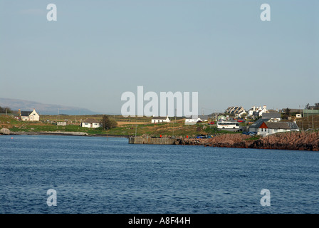 Vista del suono di Iona da Fionnphort. Sull'isola di Mull. Fionnphort è un piccolo villaggio di pescatori e ha un piccolo porto di traghetti. L'incrocio tra Foto Stock