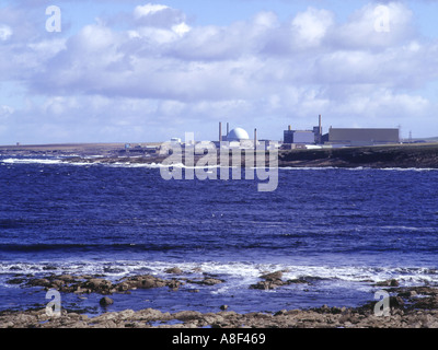 dh Nuclear Power station DOUNREAY CAITHNESS Scottish Atomic Reactor Electricity uk Sandside Bay Scotland Coast fusion Foto Stock