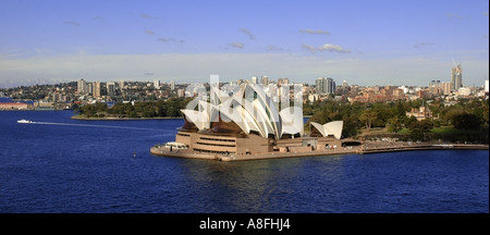 Sydney Opera House e dal porto Foto Stock