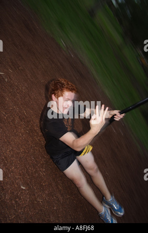 Un ragazzo adolescente su un flying fox BAPD126 Foto Stock