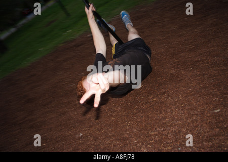 Un ragazzo adolescente su un flying fox BAPD126 Foto Stock