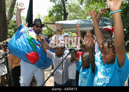 Miami Florida,Little Haiti,Earth Day Festival,festival,celebrazione,fiera,Earth Man Concert,cantante,cantare,performer,Performing,Black Blacks African AF Foto Stock