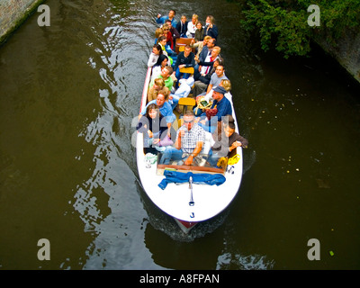 Brugge canal al crepuscolo Foto Stock