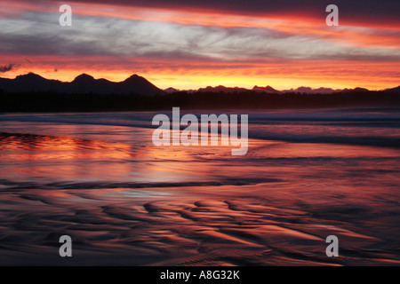 21 settembre 2006 Sunrise sulla lunga spiaggia vicino a Schooner Cove Tofino della Columbia britannica in Canada Foto Stock