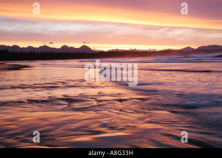 21 settembre 2006 Sunrise sulla lunga spiaggia vicino a Schooner Cove Tofino della Columbia britannica in Canada Foto Stock