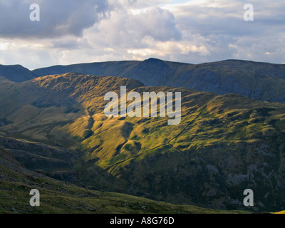 Rupe ruvida da Harter cadde canalone con Kidsty Pike dietro, Parco Nazionale del Distretto dei Laghi, Cumbria, England, Regno Unito Foto Stock