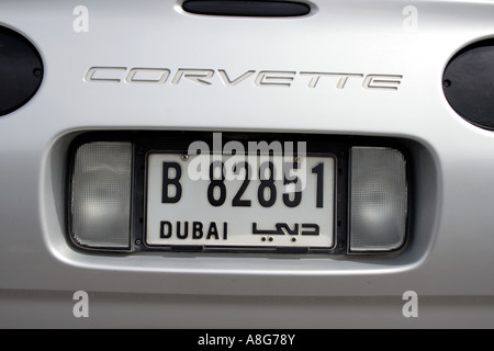 Corvette con auto targa della città di Dubai, Emirati Arabi Uniti. Foto di Willy Matheisl Foto Stock