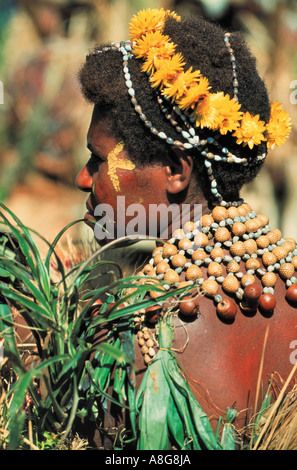 Decorate aborigena femmina, Mt. Hagen, Papua Nuova Guinea Foto Stock
