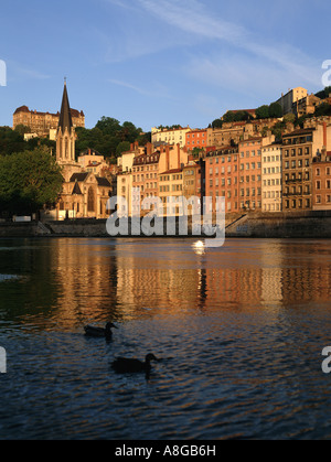 Saint Georges distretto. Fiume Saona. Vecchia Lione. Francia Foto Stock