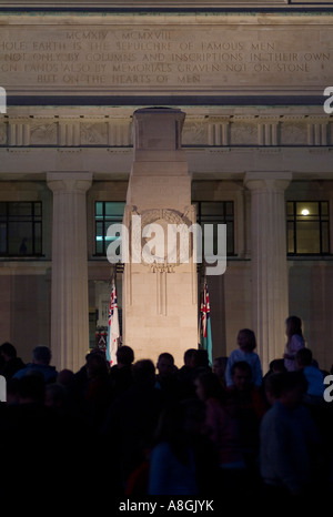 Sessantottesima Alba Cerimonia Commemorativa al Auckland War Memorial Museum Foto Stock