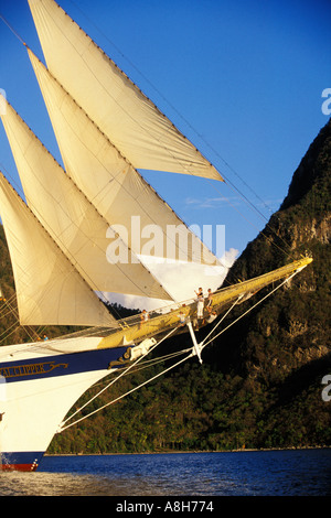 St Lucia, Soufriere, Royal Clipper e Gros Piton Foto Stock