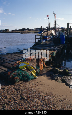 Pontile di pesca sul fiume Blyth a Blackshore Southwold Suffolk Foto Stock