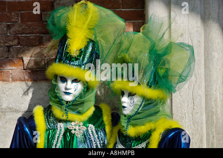 Due maschere di carnevale a Venezia, Italia Foto Stock