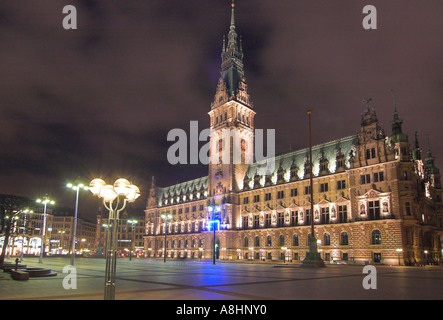 Hamburg city hall di notte, Amburgo, Germania Foto Stock