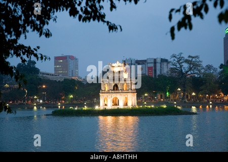 Thap Rua Torre di tartaruga, Lago Hoan Kiem, Hanoi, Vietnam Foto Stock