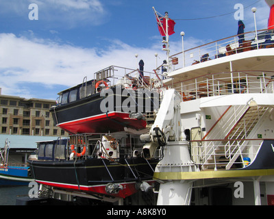 La piccola nave da crociera lo spirito delle Ebridi attraccata a V e A Waterfront, Città del Capo Sud Africa Foto Stock