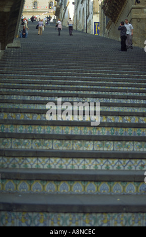Lungo le scale di Caltagirone Sicilia Italia Foto Stock