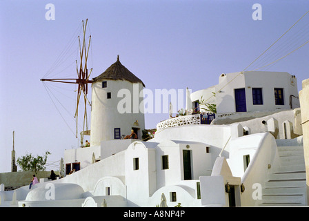 Il mulino a vento di greco - Oia - Santorini, Grecia Foto Stock
