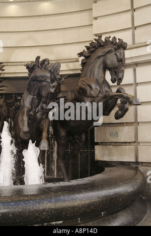 I cavalli di Helios statua in Piccadilly Circus Haymarket Londra Foto Stock