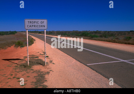 Un sospiro sul lato di Manilya Exmouth Road indicando il Tropico del Capricorno in Western Australia Australia Foto Stock