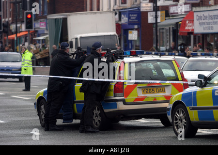 Assedio armati in Mapperley High Street Foto Stock