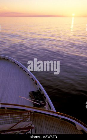 Holland America Cruise Lines Veendam Tramonto Golfo di Alaska Foto Stock