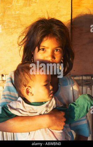 Ragazza con Baby Foto Stock