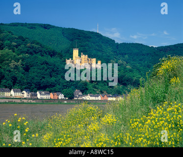 Castello di Stolzenfels sul fiume Reno Germania vicino a Koblenz Foto Stock