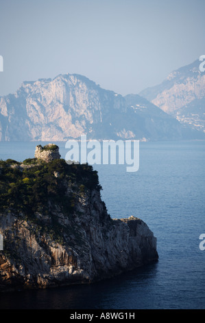 Vista verso Capri da Massa Lubrense vicino a Sorrento Italia Italy Foto Stock