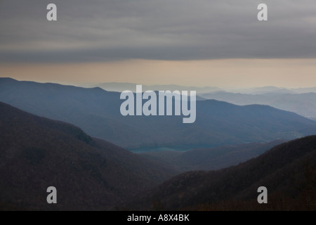 Aria di tempesta sulla Appalachian Mountains da Blue Ridge Parkway vicino a Asheville Carolina del Nord Foto Stock