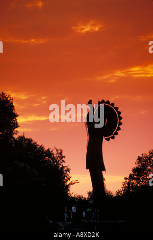 Elk269 2655 Wichita Kansas detentore della pianura della statua di Blackbear Bo peccato 1974 Foto Stock