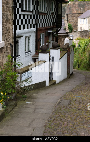 Piuttosto case sul water bag banca in Knaresborough North Yorkshire, Inghilterra Foto Stock