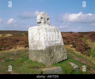 " Fat Betty" un marcatore medievale di pietra, Blakey Ridge, North York Moors, North Yorkshire, Inghilterra, Regno Unito. Foto Stock