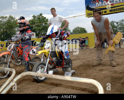 Englishtown NJ Raceway Park gara di motocross per 6-8 anno Peewee classe MX gara. Foto Stock