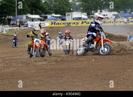 Englishtown, NJ. Canalina Park Motocross racing 6-8 anno Peewee classe MX gara. Foto Stock