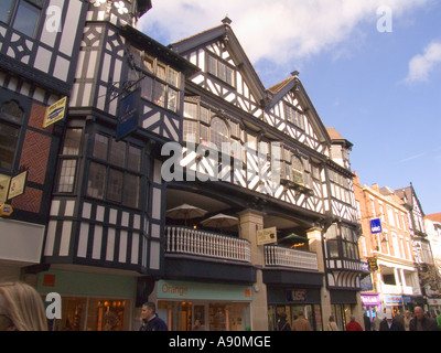 CHESTER CHESHIRE febbraio le righe medievale gallerie sollevata nel centro di Chester Foto Stock